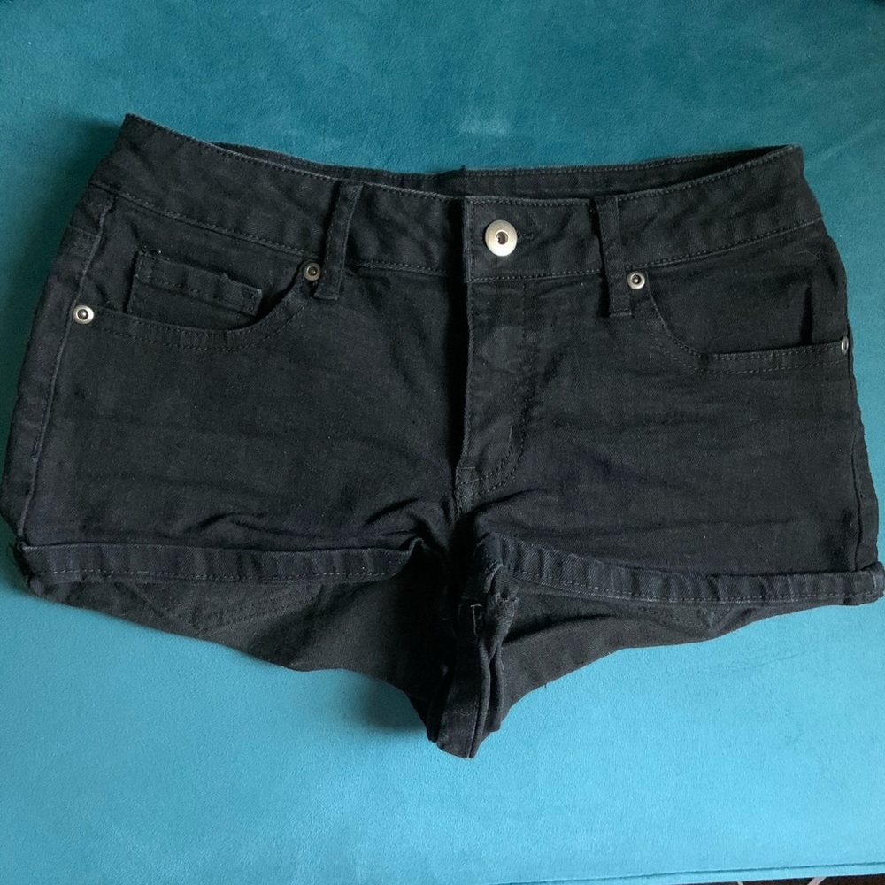 Black Jean Forever 21 shorts 27”